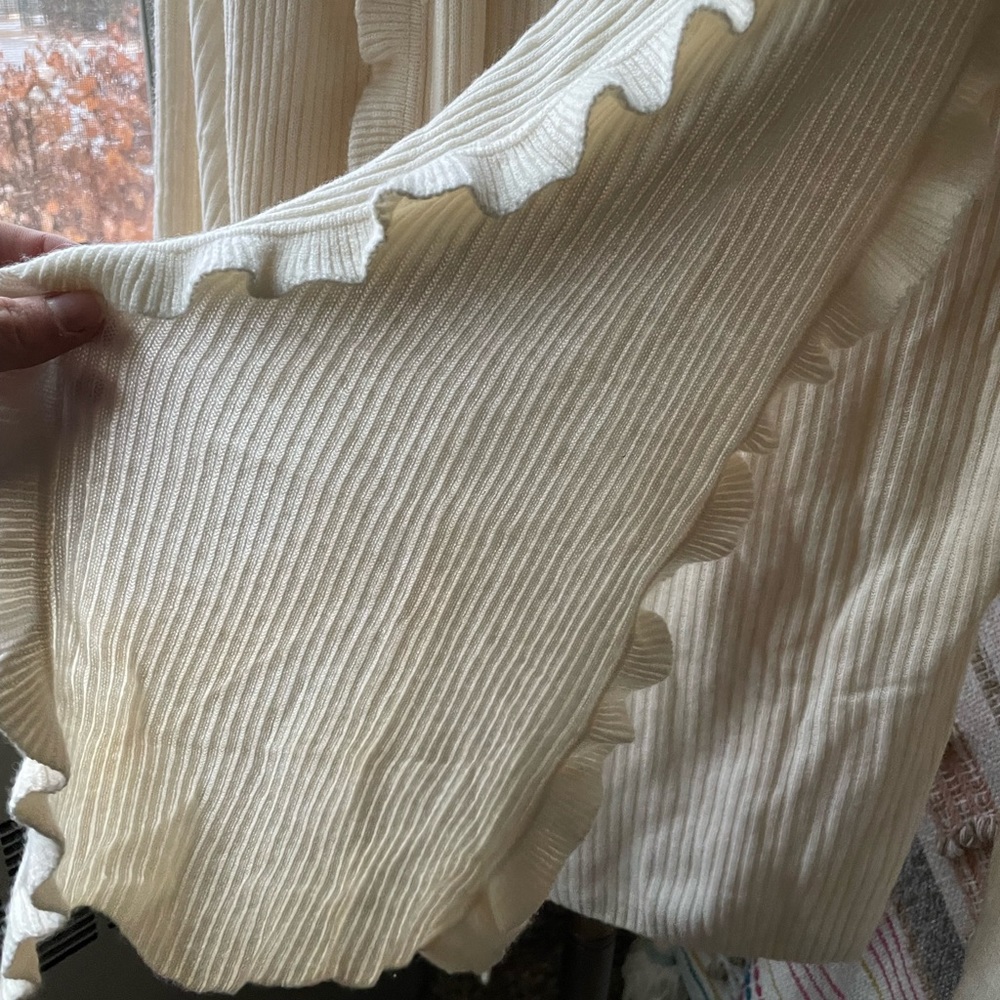 Worthington Ivory white cashmere turtle neck sweater - Picture 4 of 9